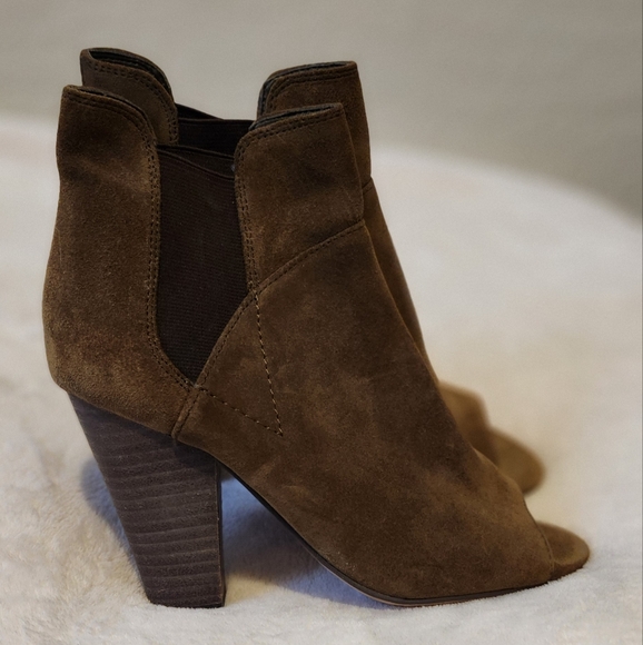 Guess Booties - Picture 2 of 4